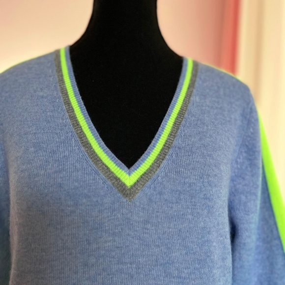 Wool & Cashmere V-Neck Sweater - Picture 6 of 8
